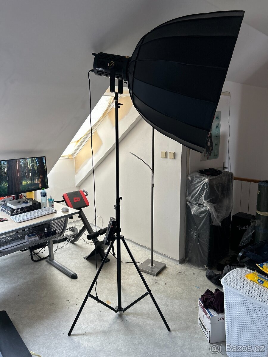 Tiché LED světlo Godox UL150 + Godox Soft Box + stativ