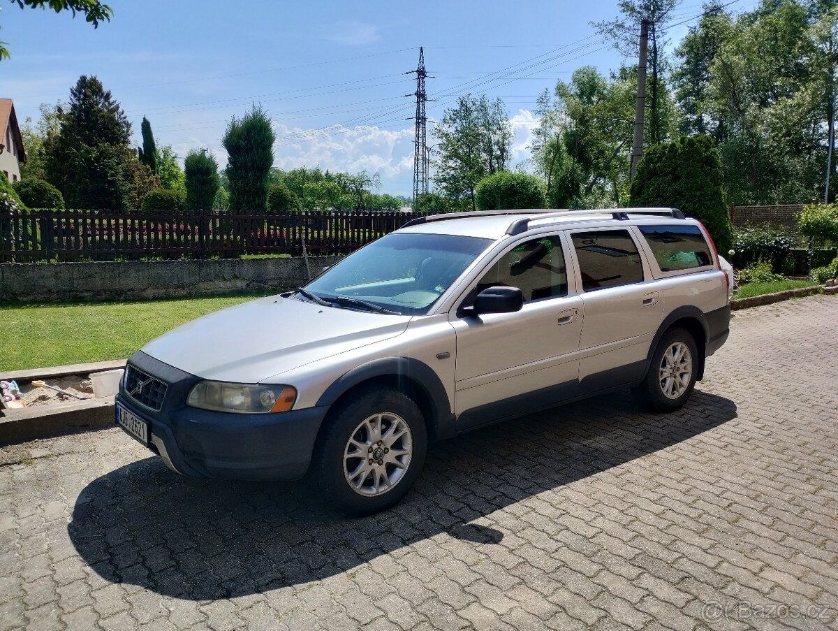 Volvo XC70 D5 manuál