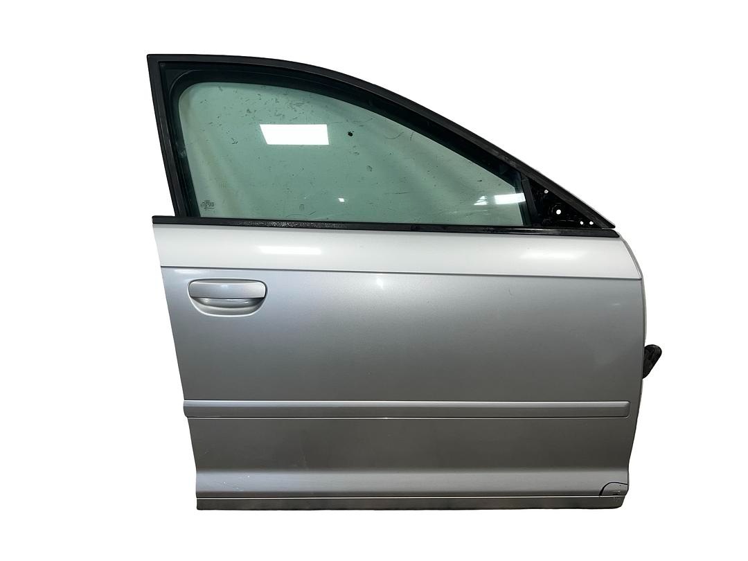 Pravé přední dveře stříbrná LY7W Audi A3 8P sportback 2006