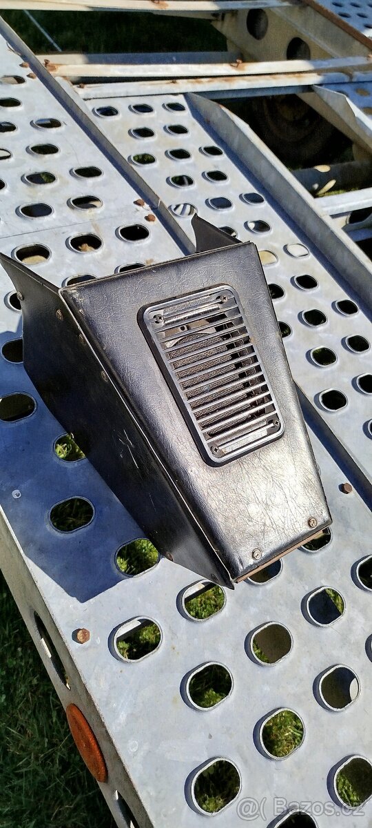 Škoda 100 105 120 středovy panel