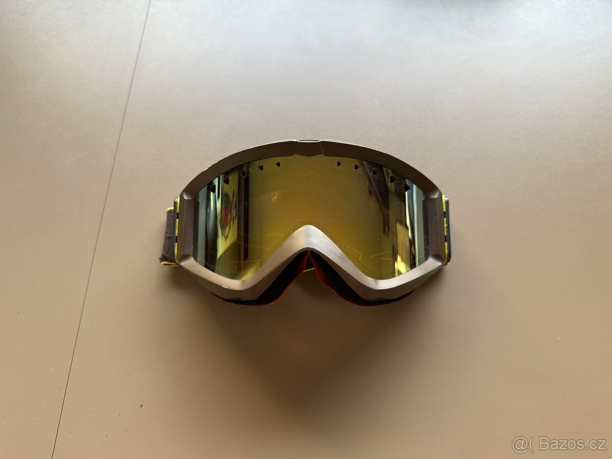 Brýle na snowboard nebo lyže