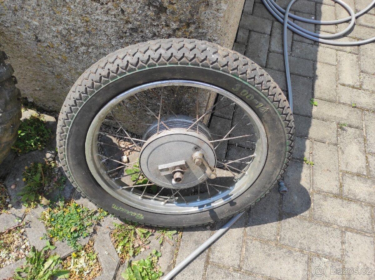 Kolo kola Jawa 250.