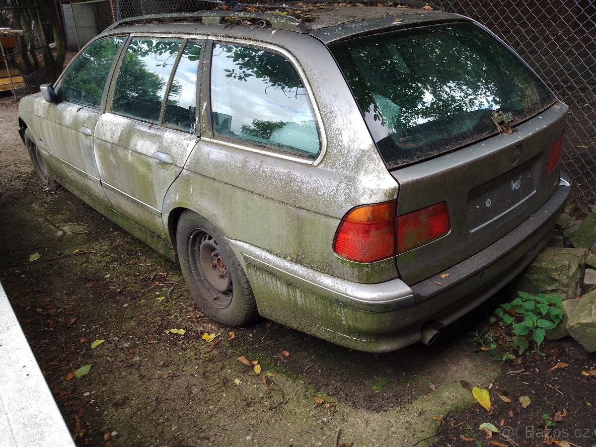 bmw E 39 520i a 523i