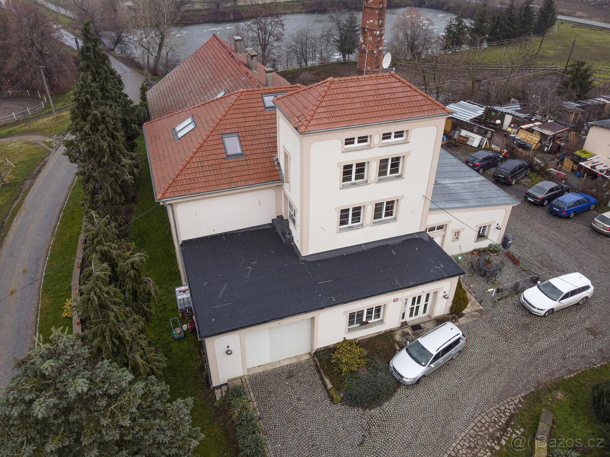 Pronájem komerčního prostoru 46 m2, P10-Uhřiněves, ul. Netlu
