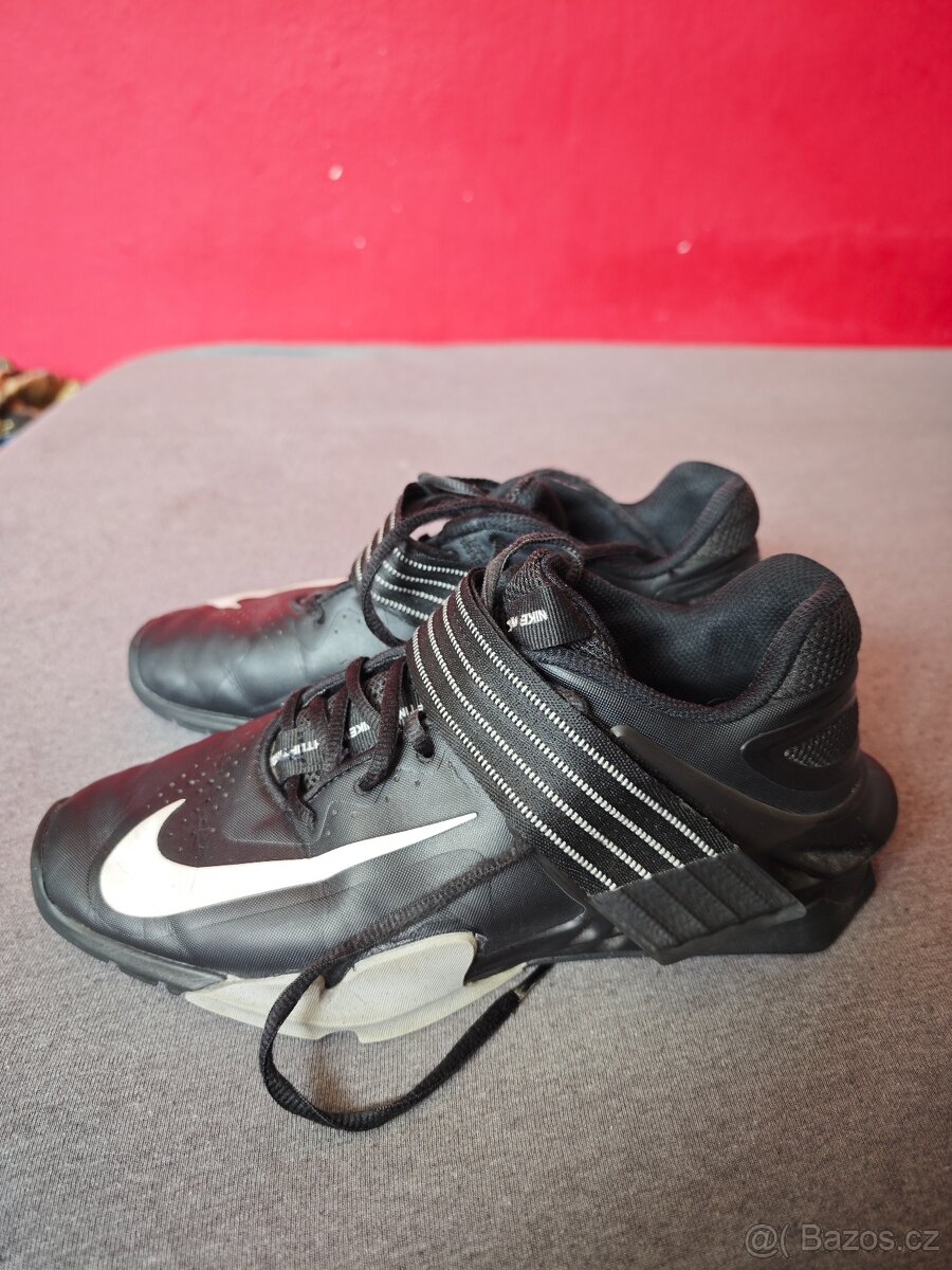 Vzpěračské boty Nike