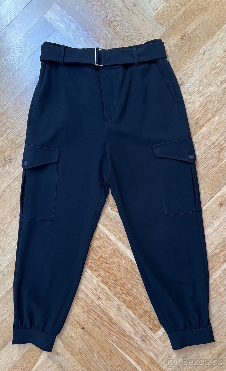ZARA – nové stylové černé kapsáče | pásek v ceně