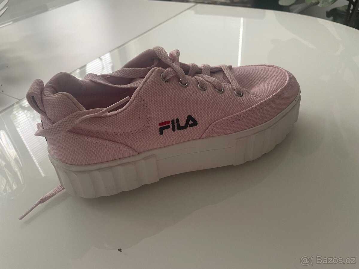 Růžové tenisky Fila, vel. 38