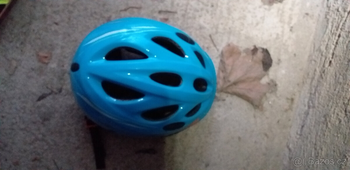 Dětská cyklo modrý Helmy použitý