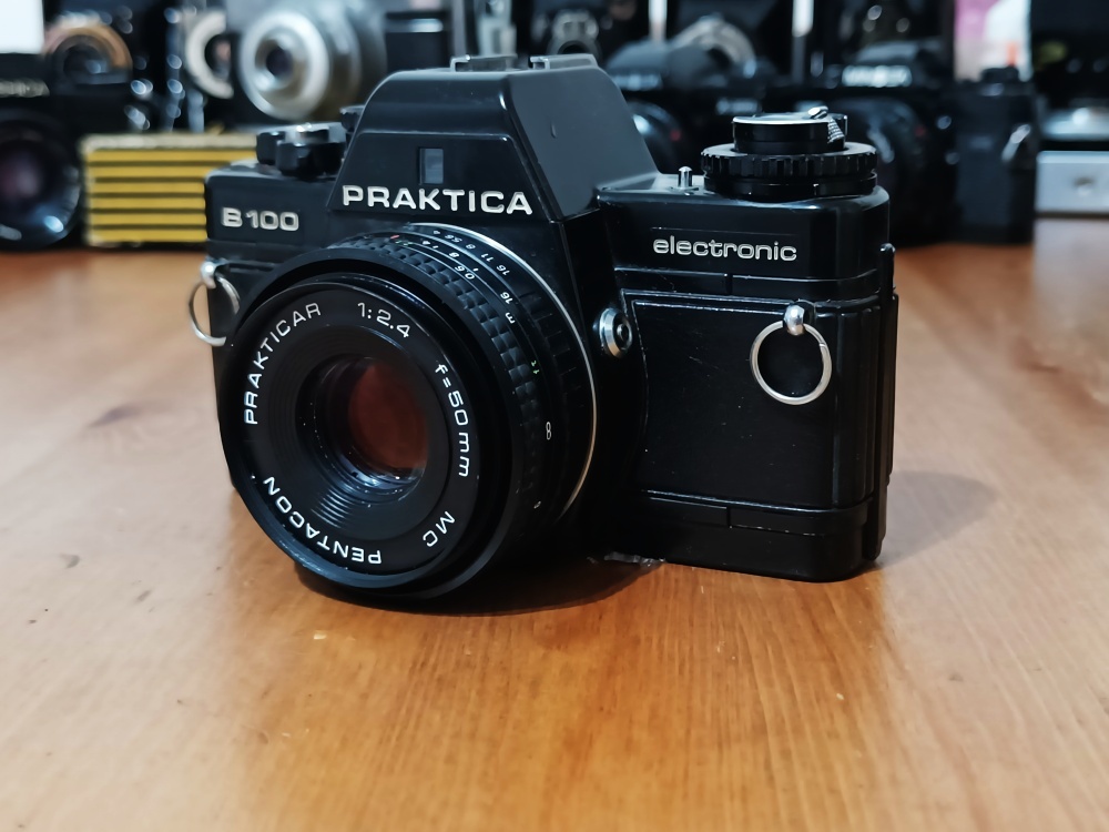 PRAKTICA B100 electronic (Prakticar 2,5/50mm) - 1980