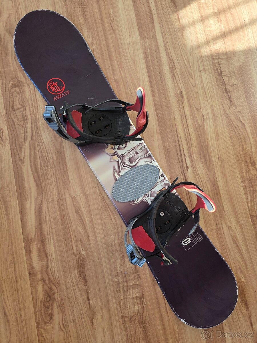 SNOWBOARD 140cm