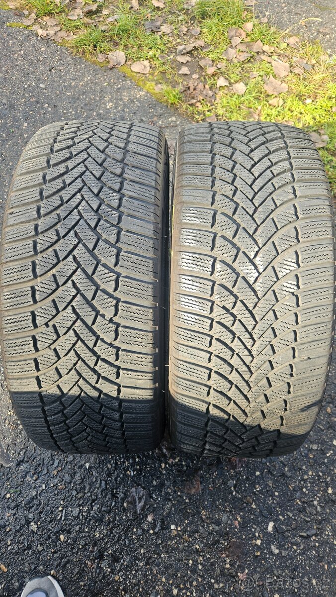 225/45R18