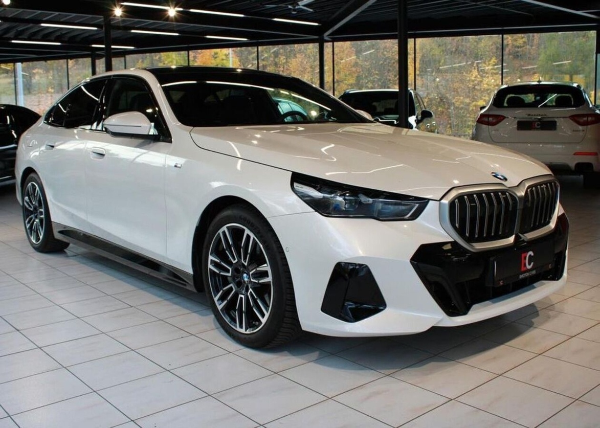 BMW Řada 5 540d xDrive M Sport DAProf / P nafta automat