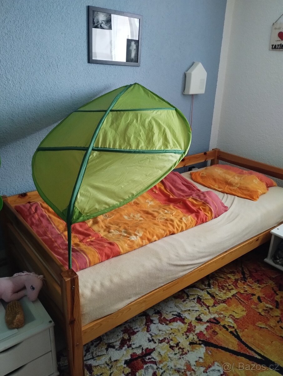 Baldachýn v podobě listů Zvonilky