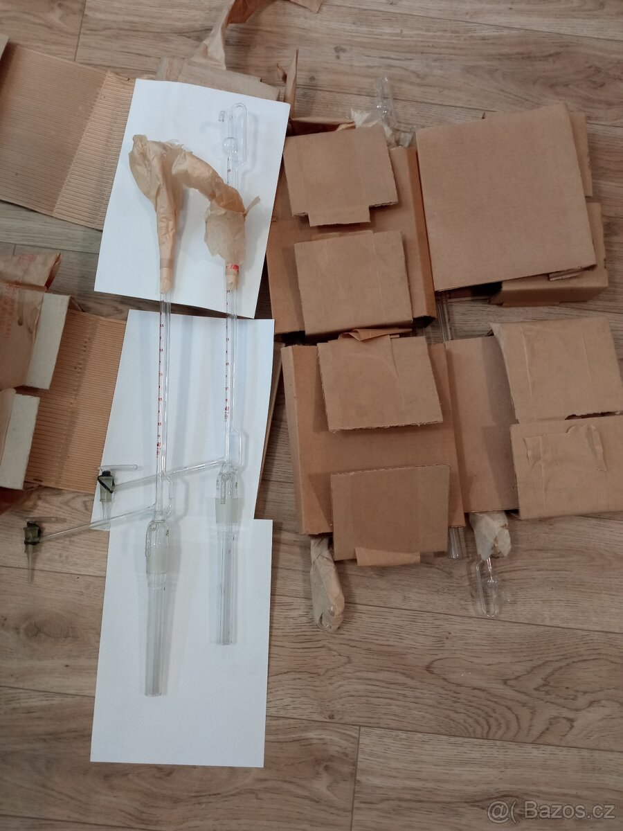 Velká sada laboratorního skla