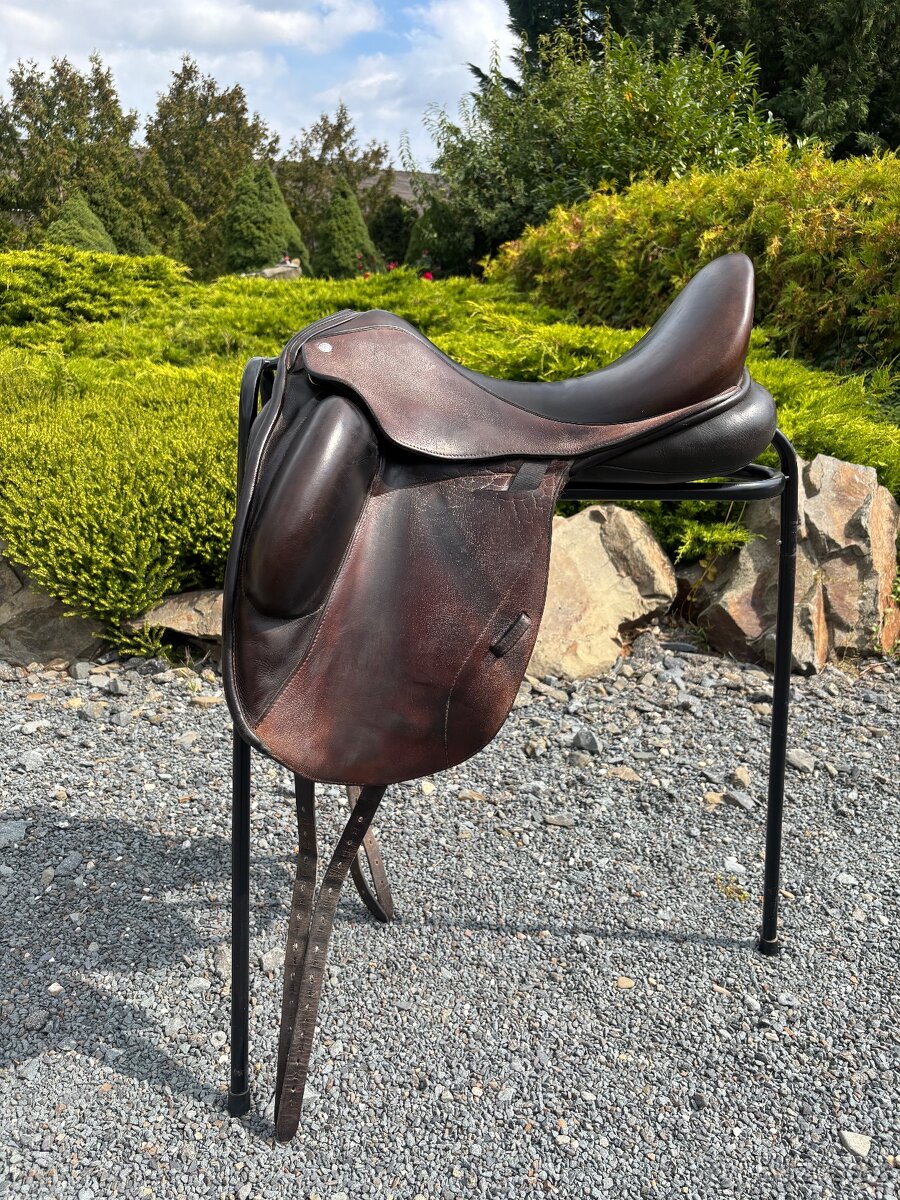 Drezurní sedlo Custom Icon Flight