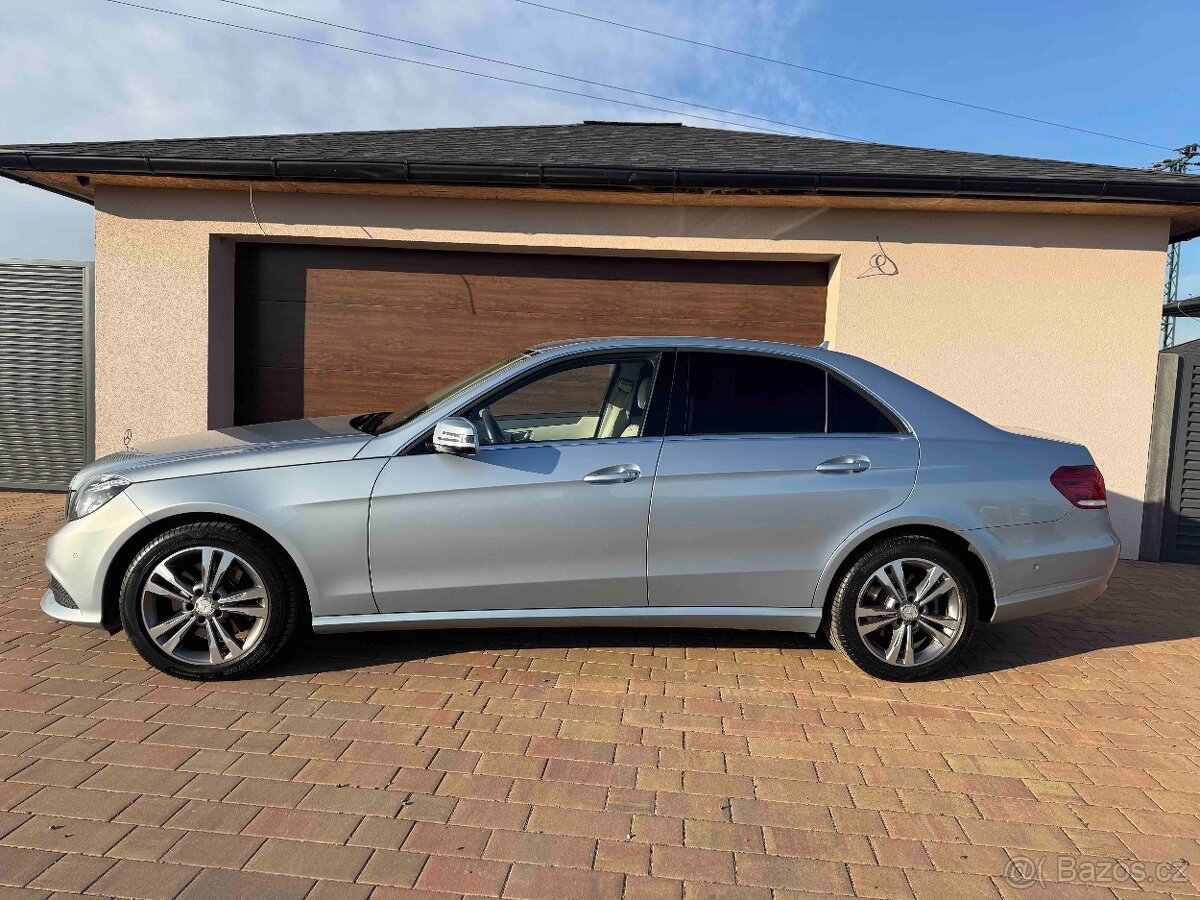 Mercedes - Benz, Třída E Limuzína