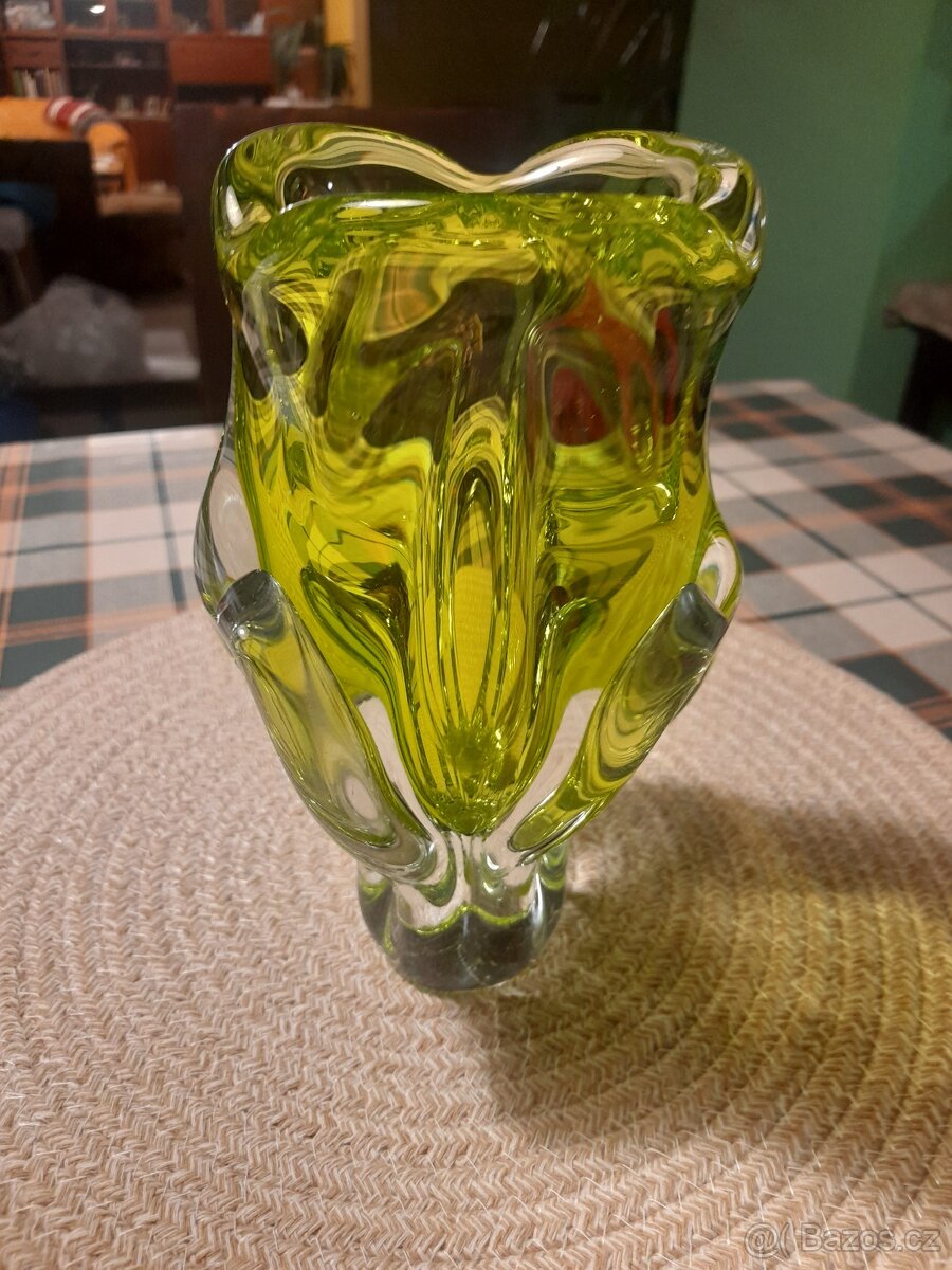 Váza, hutní sklo, Hospodka, Chřibská