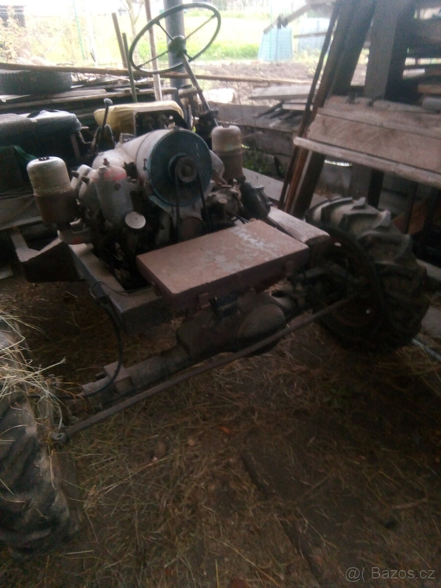 Nabízím traktor domácí výroby 4x4