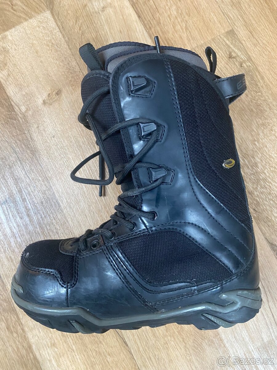 Dětské/dámské snowboardové boty vel. 38