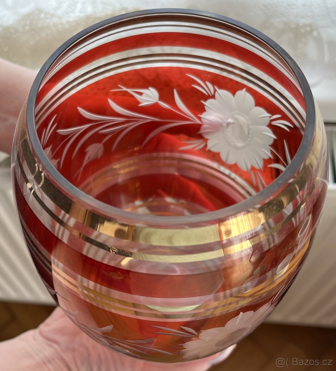 VÁZA VYBROUŠENE KYTKY-ZLATÁ