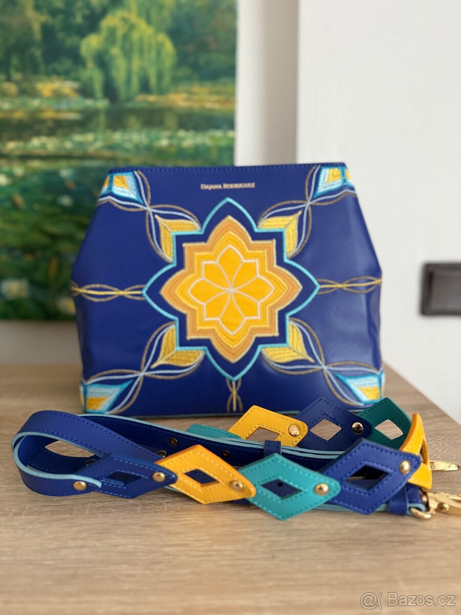 Sara Iris kožená vyšivaná kabelka Dajana Rodriguez