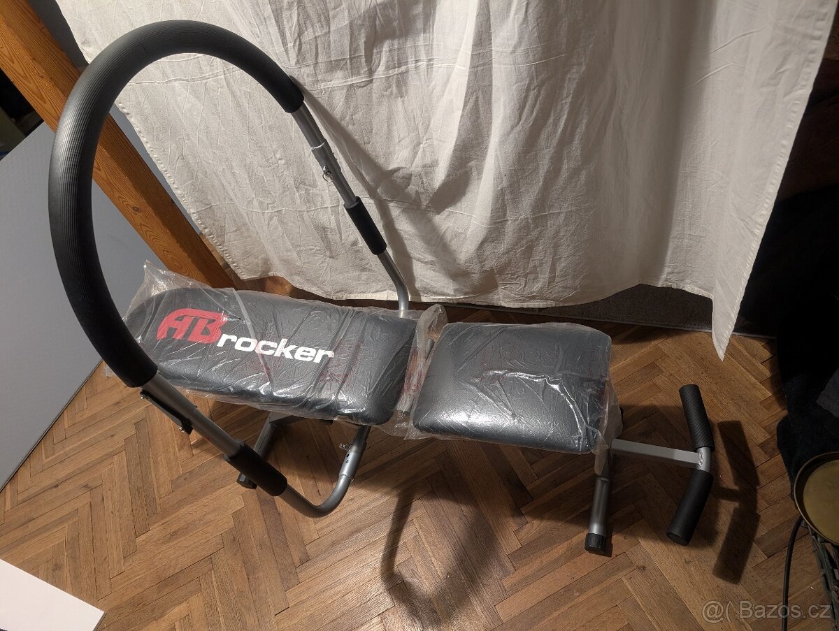 Posilovací stroj lavice AB rocker