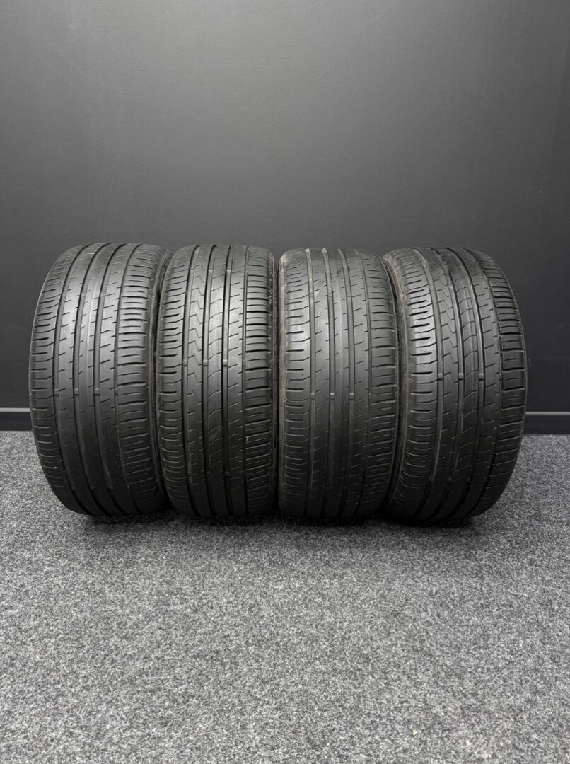 Sada pneu Falken 215/40/17 87W