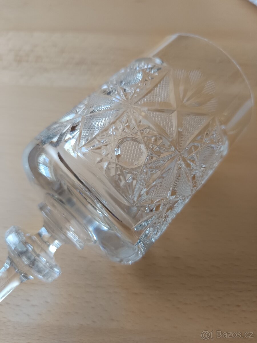 Skleničky broušené