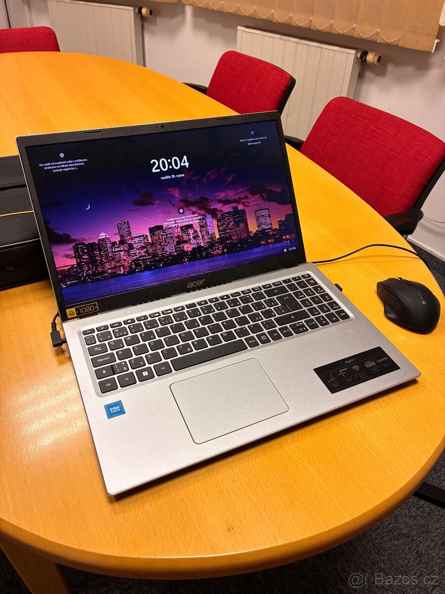 Acer Aspire 3 s příslušenstvím, 15,6", TOP stav