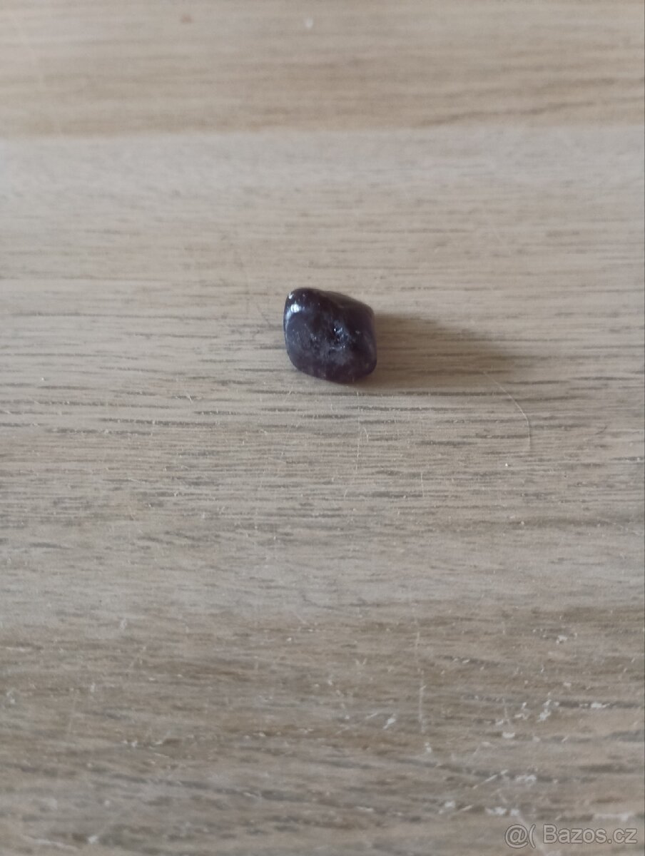 Minerál