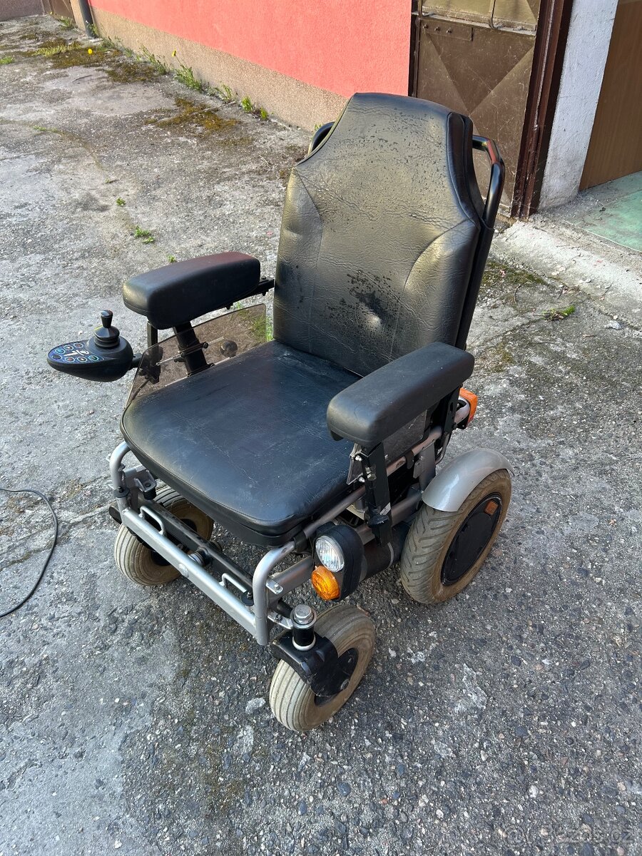 Elektrický invalidní vozík