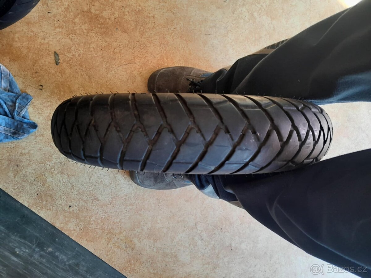 Michelin Anakee Street 110/80 ZR 14