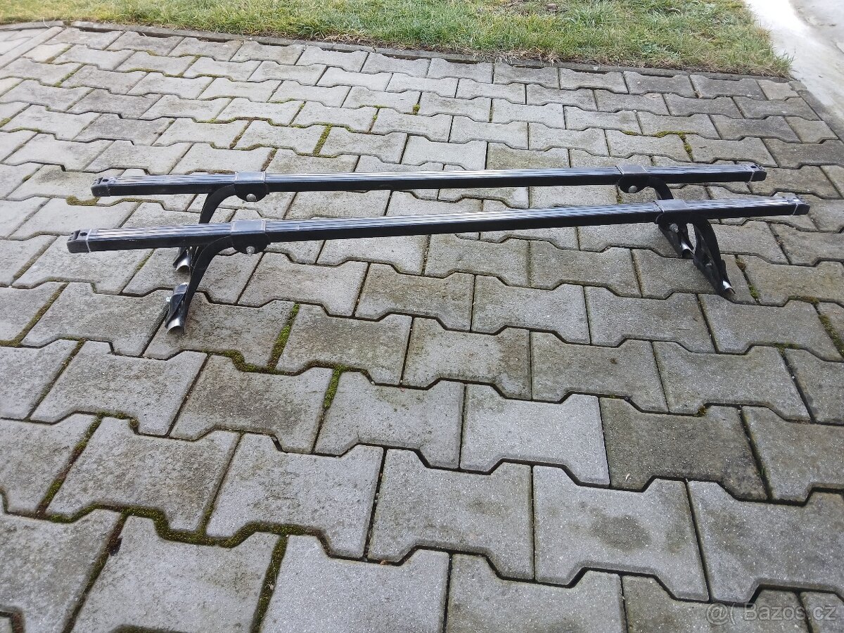 Univerzální střešní nosiče