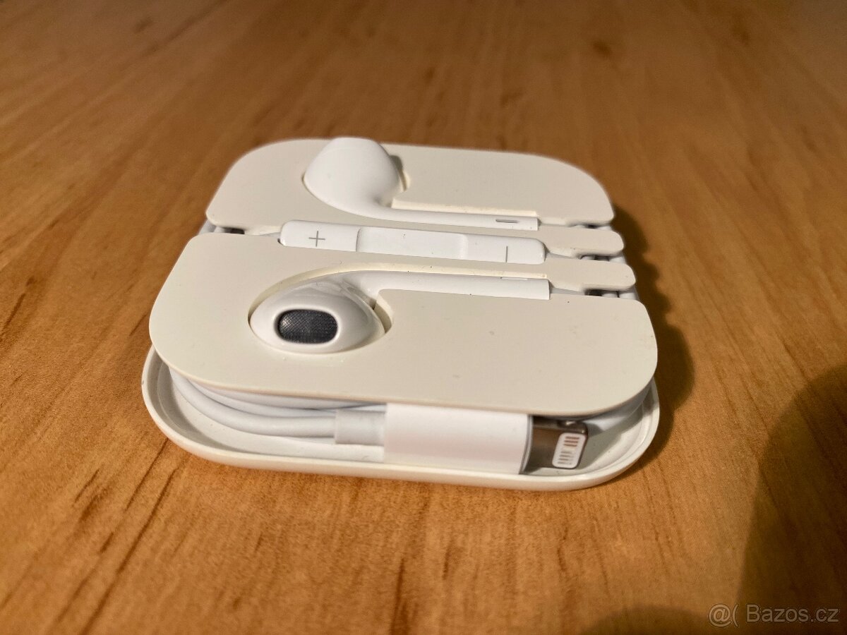 Sluchátka Apple EarPods Lightning