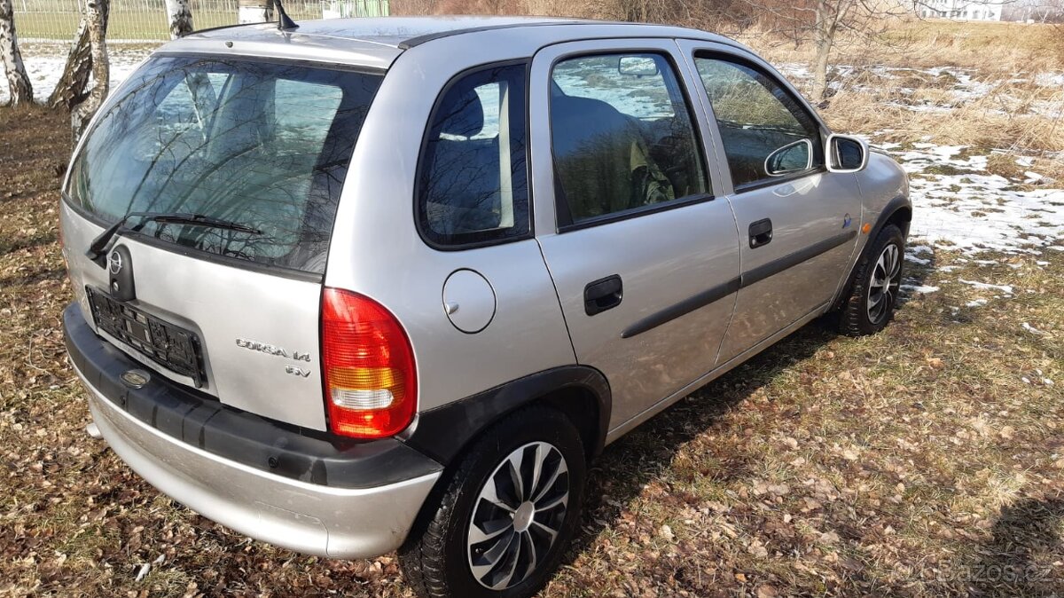 Prodám Opel Corsa 1,4 BA ,66 kW,r.v.1997, 5dveř.,aut., D