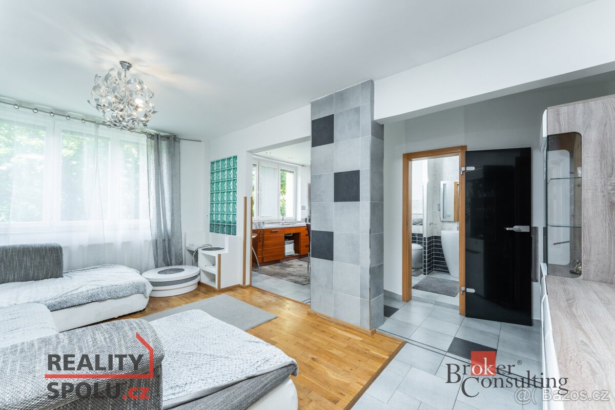 Prodej, byty/2+kk, 65 m2, Benešovo náměstí 2445, 53002 Pardu