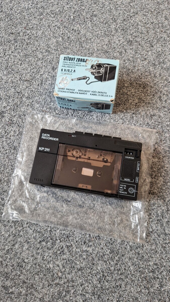Prodám nový TESLA data recorder KP311 + TESLA síťový zdroj