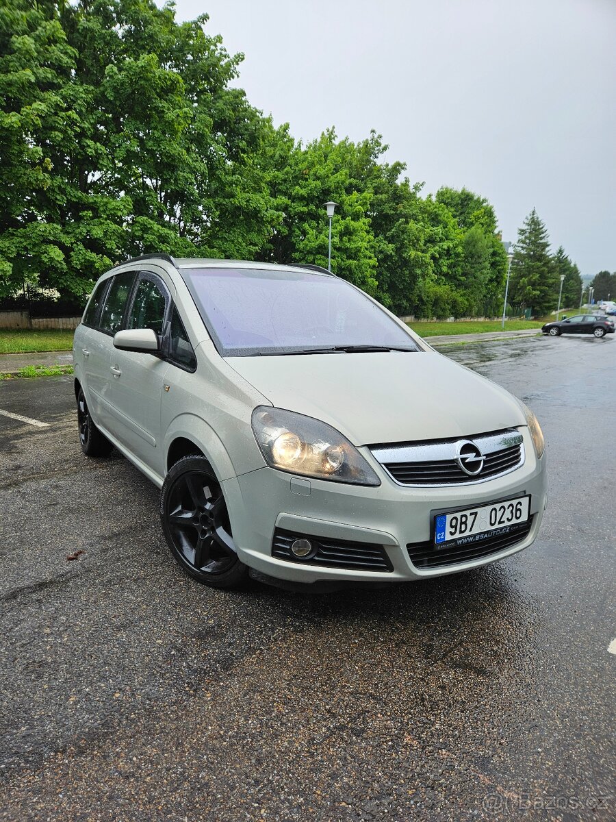 Opel Zafira 1.9 cdti 105kw klimatizace