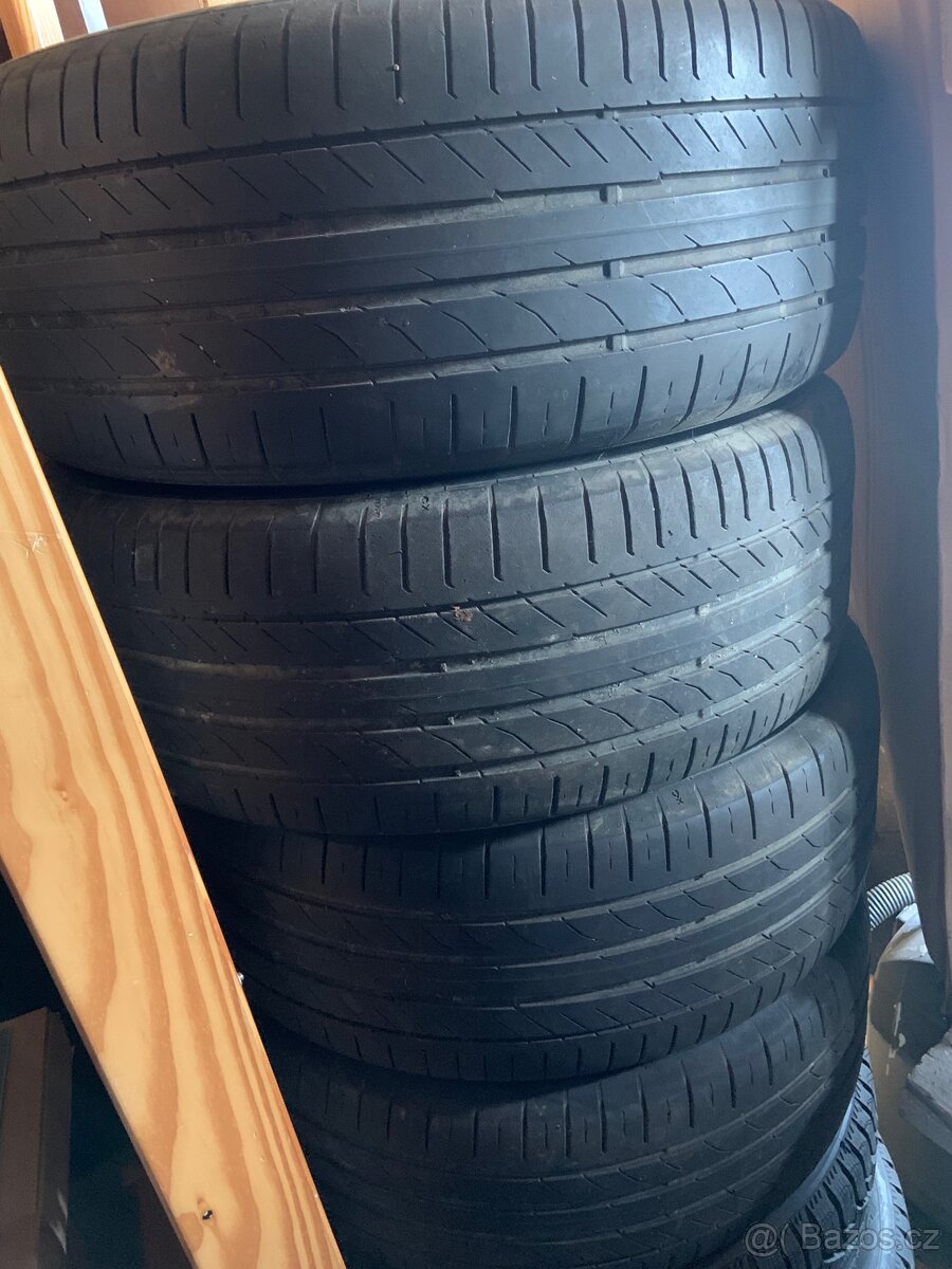 235/50 R17 Continental sada