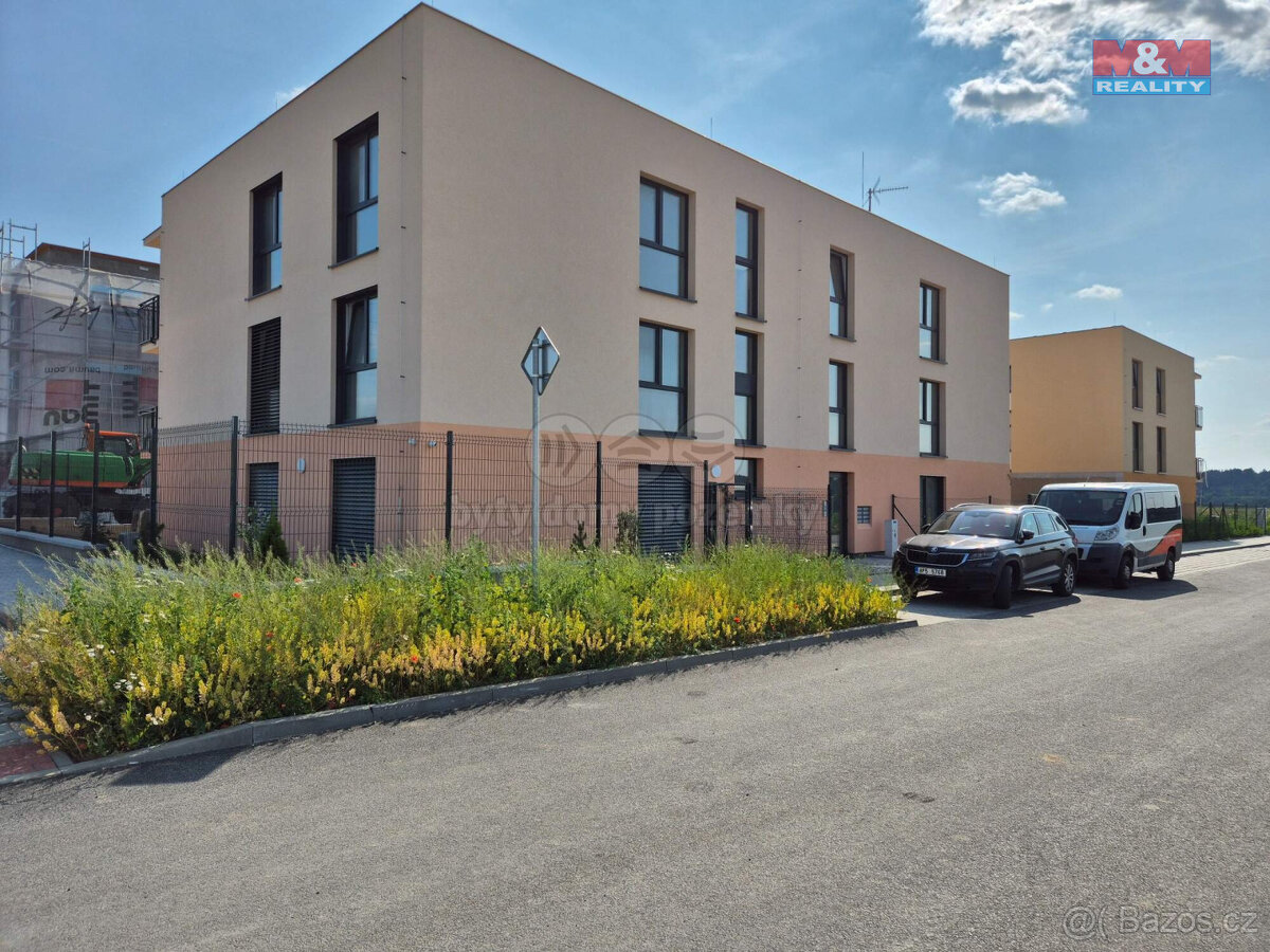 Pronájem bytu 2+kk, 53 m², ul. V Lukách, Plzeň