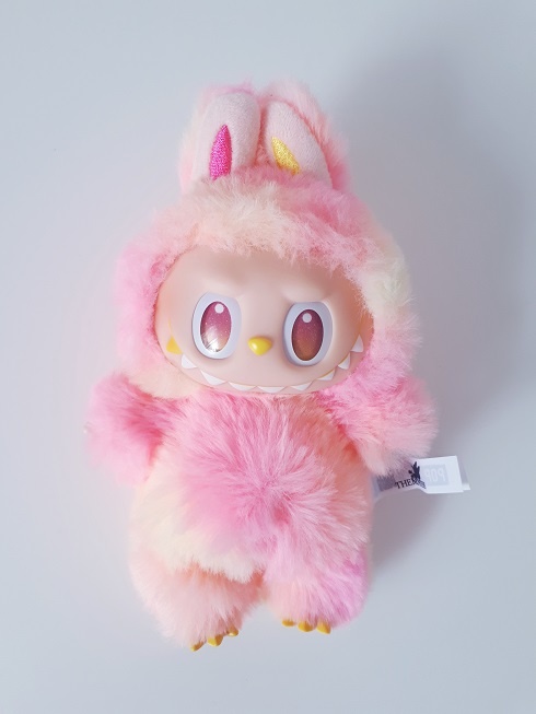 LABUBU • BIG INTO ENERGY • LOYALTY • ORIGINÁL POP MART