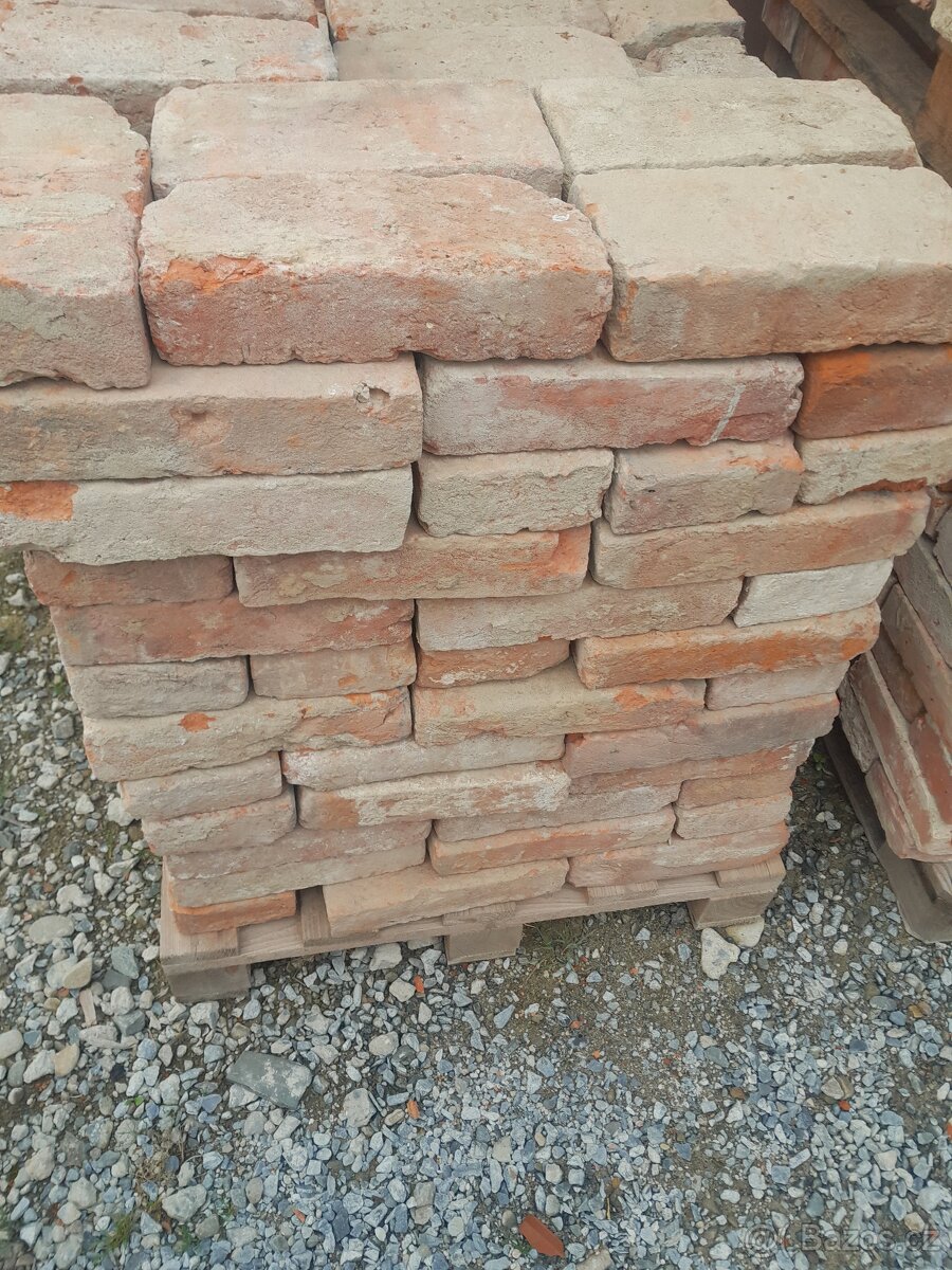 Plně cihly