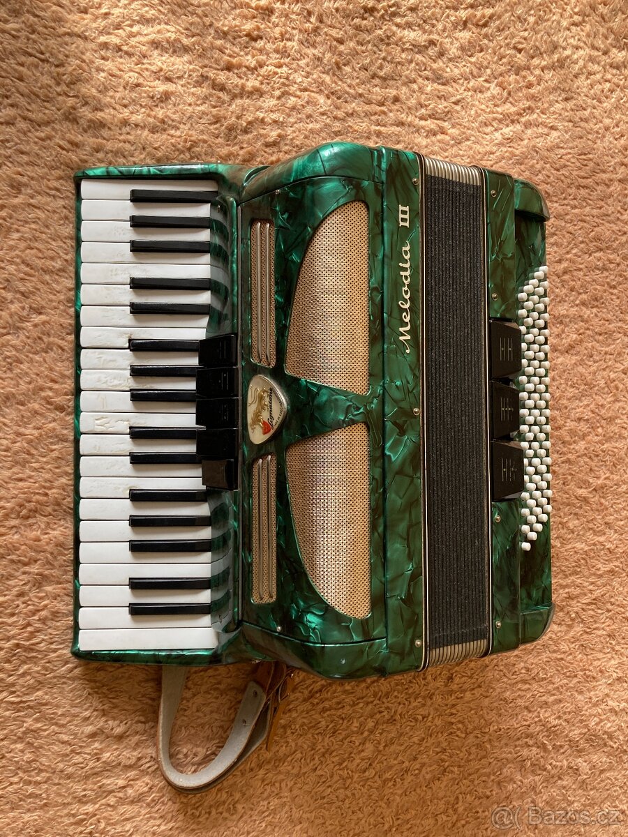 Akordeon Melodia III