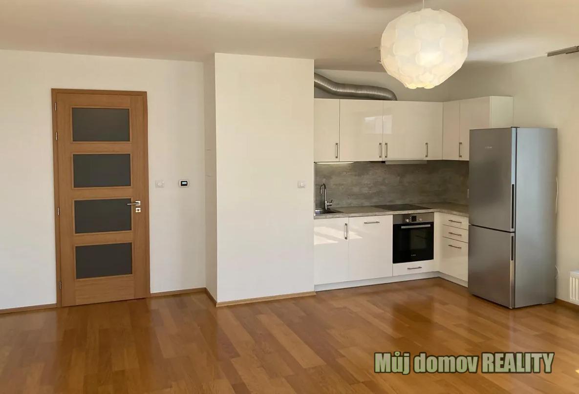 Pronájem bytu 2+kk (65,5 m) s balkonem, sklepem a klimatizac