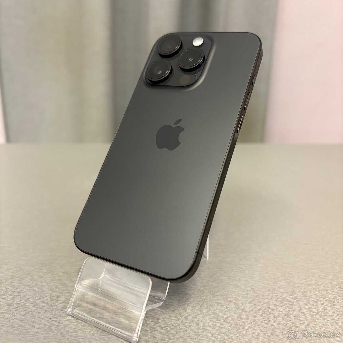 iPhone 15 Pro 128GB černý, pěkný stav, 12 měsíců záruka