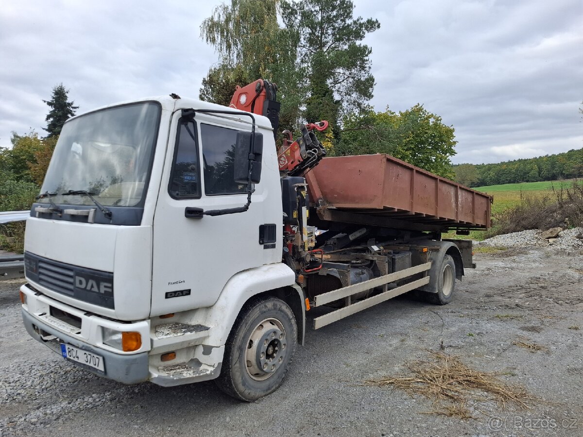 DAF 55 hákový nosič kontejnerů + hydraulická ruka FASSI F80A