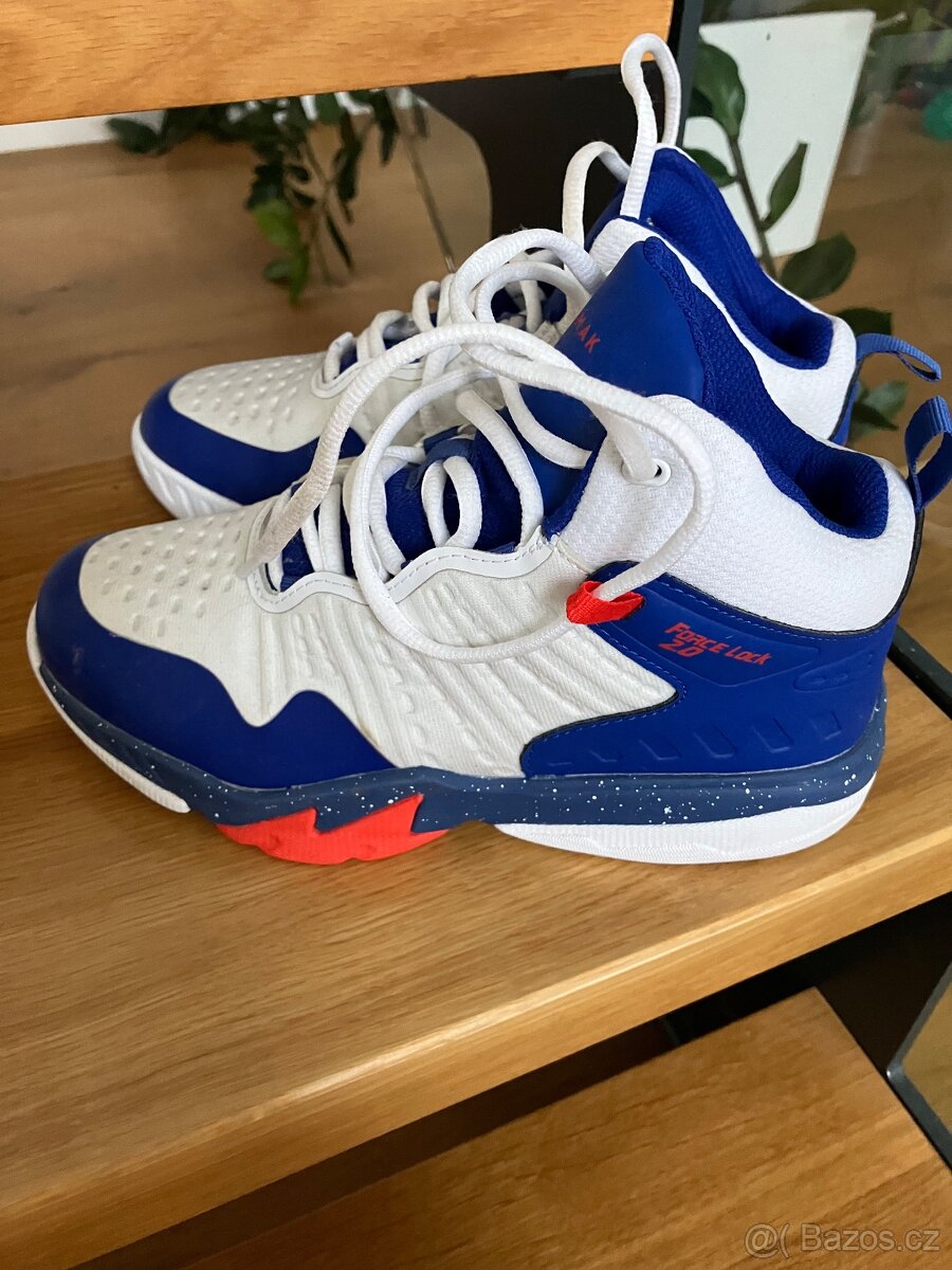 Basketbalové boty TARMAK - DECATHLON vel 35