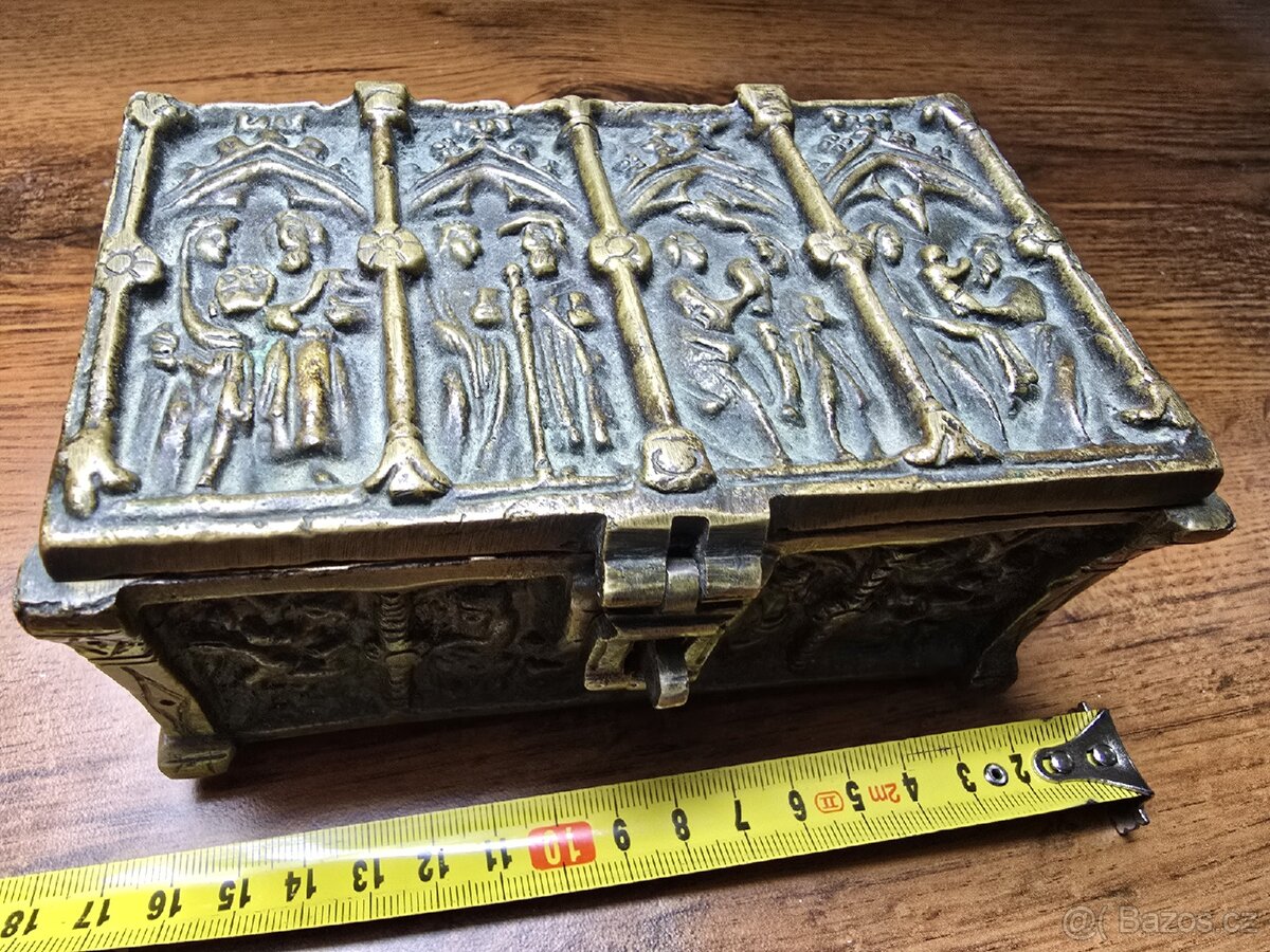 MOSAZNA CÍRKEVNÍ TRUHLIČKA UNIKÁT - BIBLE