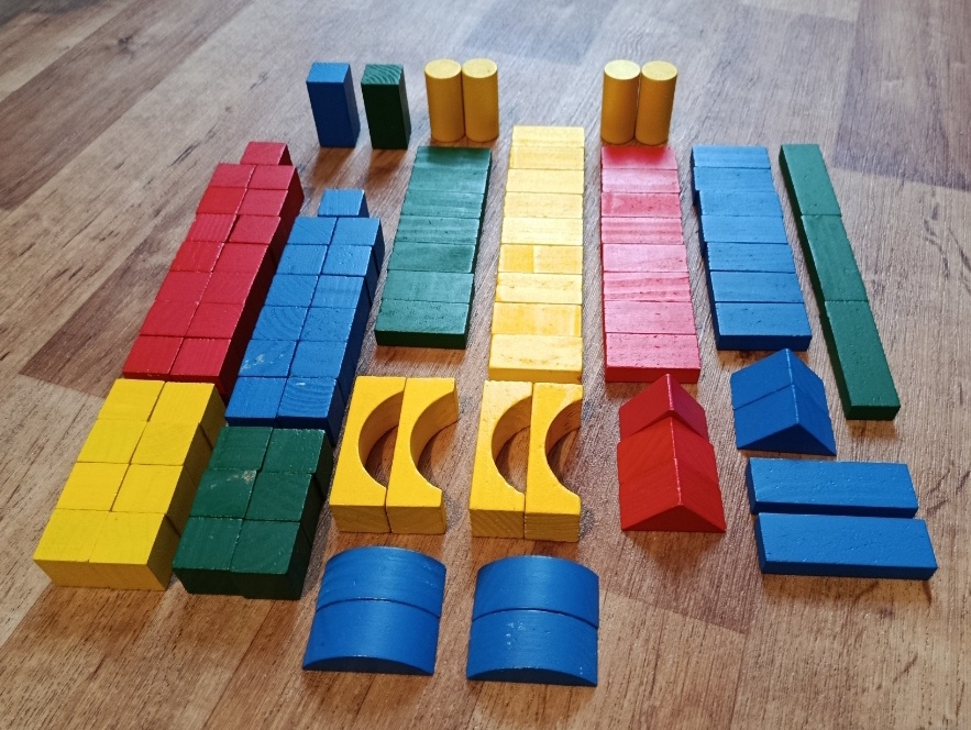 Sada dřevěných stavebních kostek pro předškolní stavitele