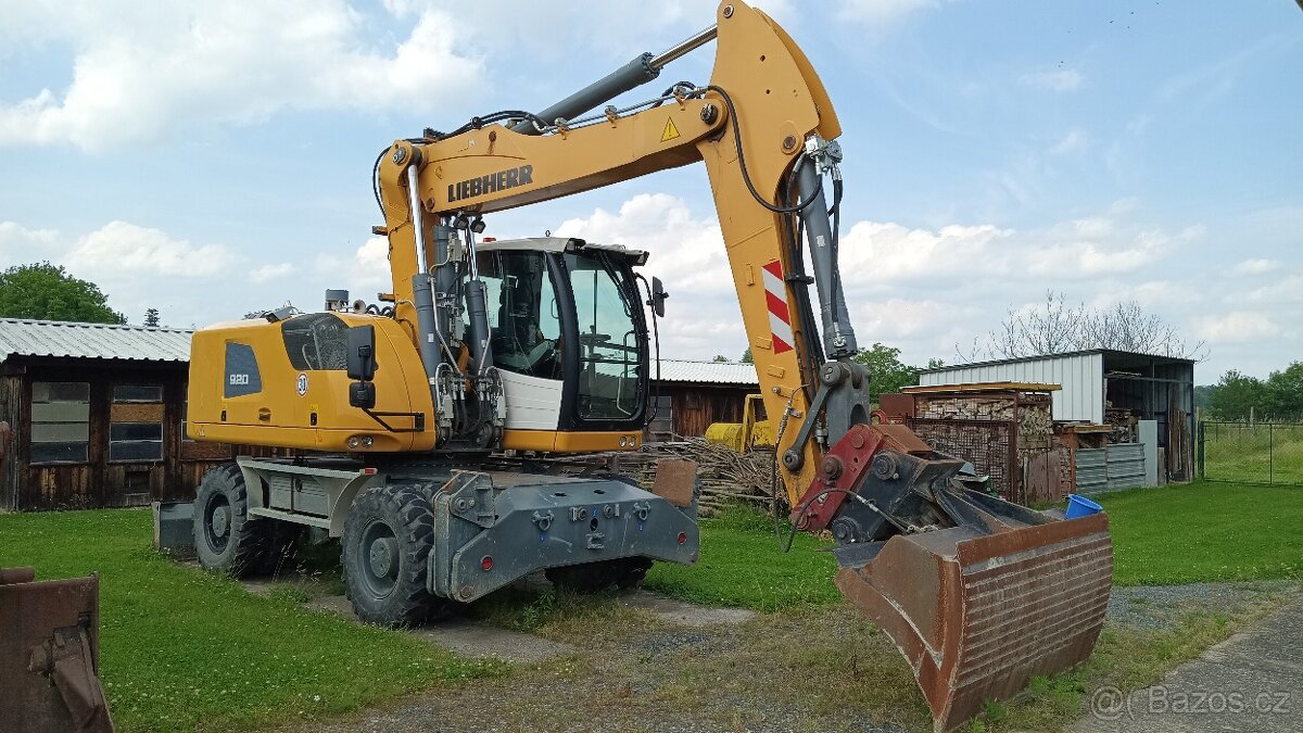 Kolové rypadlo Liebherr A 920 LITRONIC